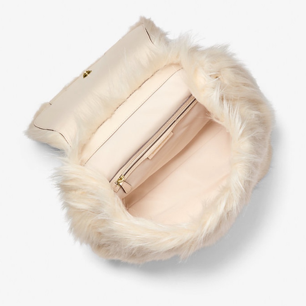 MICHAEL KORS Quinn Medium Flap Faux Fur Backpack
Natural
NWT
Live Style - Picture 2 of 16